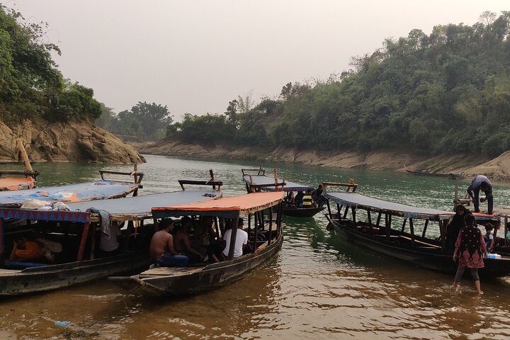 Private Tour: Sylhet Full-Day Tour of Jaflong and Lalakhal