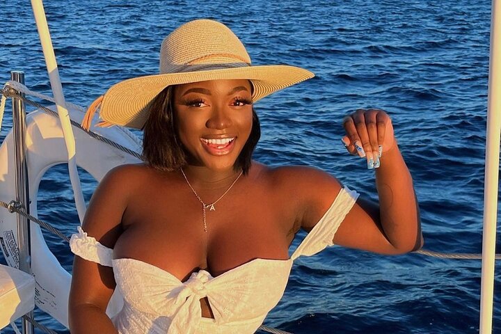 Cabo San Lucas Sunset Cruise with Open Bar and Snacks