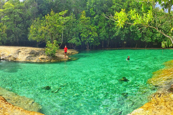 Krabi: Tiger Cave, Emerald Pool, and Hot Springs Small-Group Tour