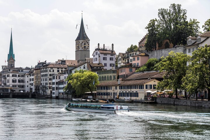 Best of Zurich Tour with Felsenegg Cable Car and Ferry Ride