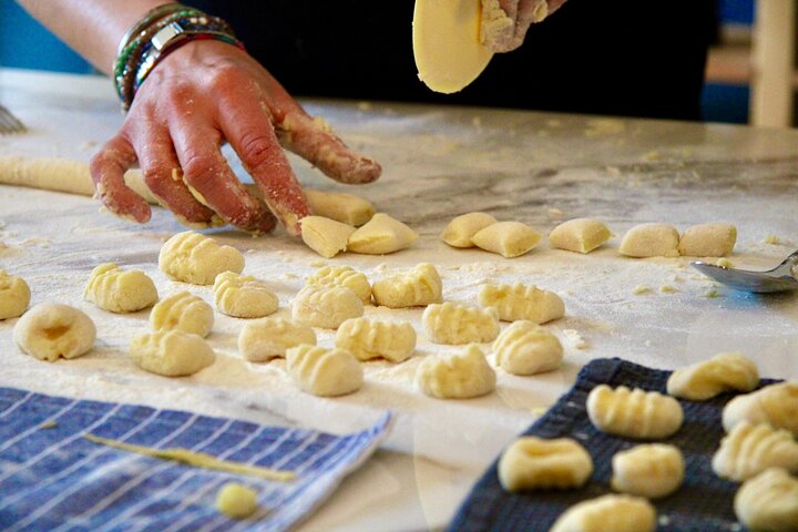 Cooking Class : Fresh pasta and TIRAMISÙ with Lake Garda wines