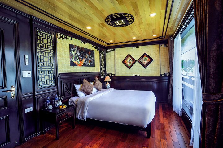 Lan Ha Bay Deluxe Cruise 2D/1N: Kayaking, Swimming at pristine places & meals