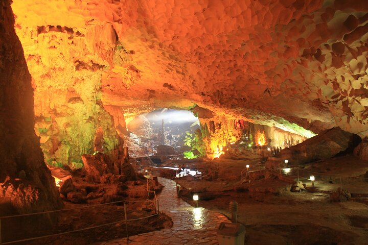 Ha Long Bay Cruise Day Tour - best selling: Kayaking, Swimming, hiking & Lunch