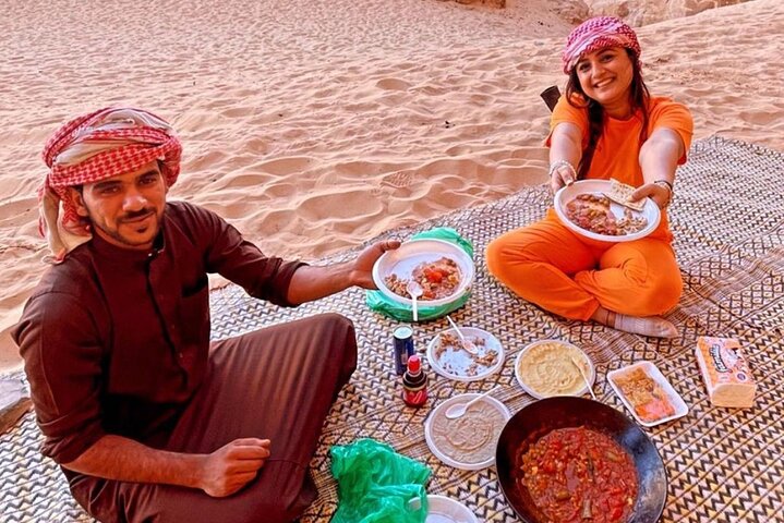 Full Day Jeep Tour & Traditional Lunch - Wadi Rum Desert Highlights