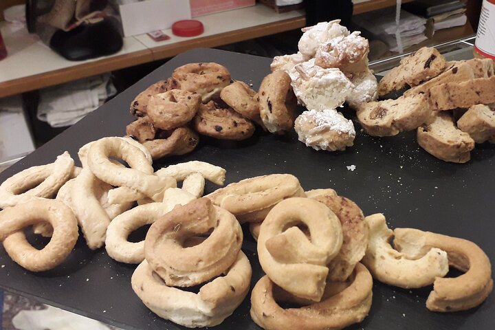Lecce History and Street Food Tasting Small Group Tour