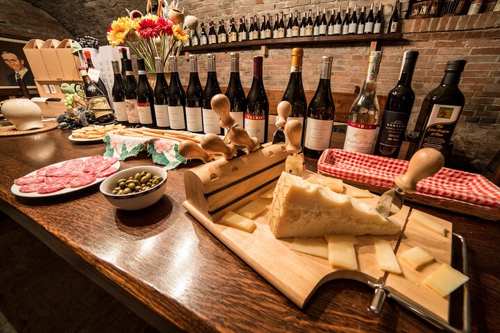 Piedmont Winery Tour: Taste Barolo, Barbaresco & Traditional Food