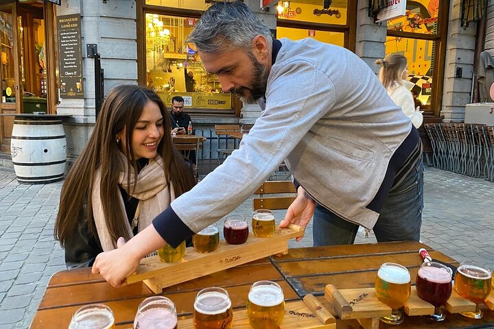 Brussels Walking and Tasting Tour (Beers,Chocolates&Fries/Waffle)