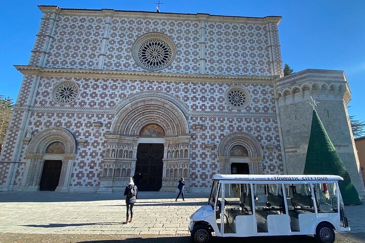 Sightseeing Tour of L'Aquila aboard an Electric Shuttle