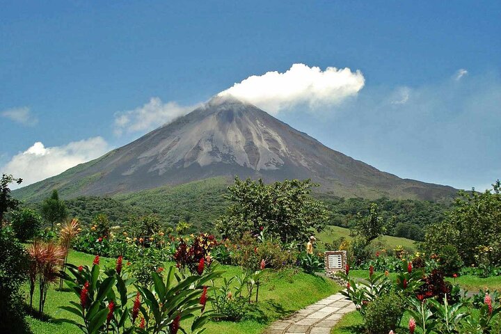 Arenal Volcano Hike & Canopy Adventure, Tour From Guanacaste
