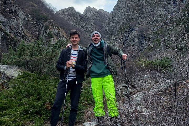 Kazbegi:Hiking to Gveleti Waterfall