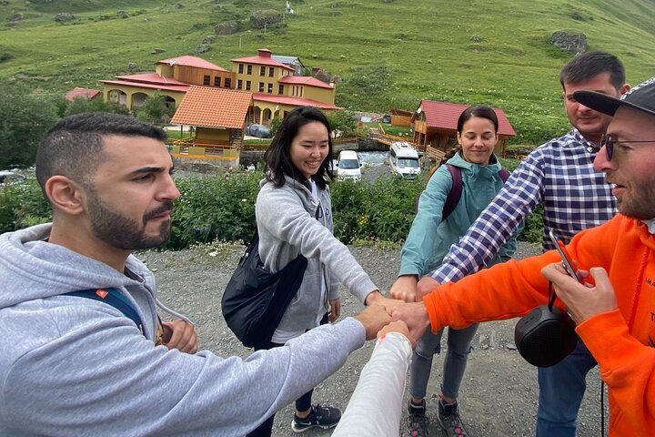 Kazbegi:Hiking to Gveleti Waterfall