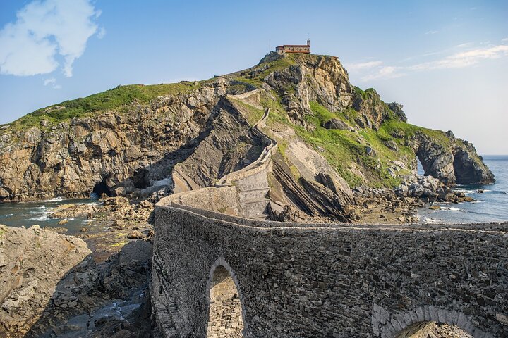 From Bilbao: Gaztelugatxe, Bermeo, Mundaka and Gernika with Txakoli