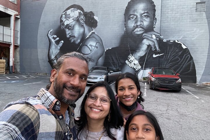 City Lights Atlanta Night-Time Bus Tour with Photos & Dinner Stop