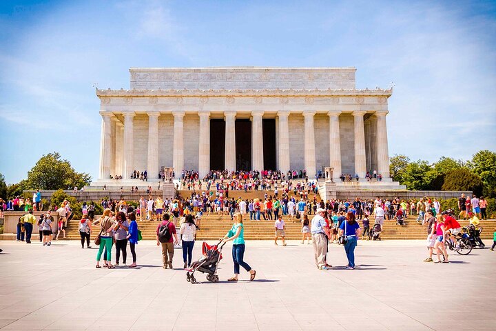 Private DC Day and Night Limousine Tours
