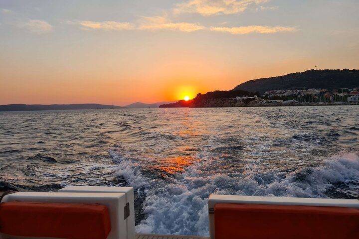 Luxury Blue Cave, Hvar and Vis Boat Tour from Split and Brac
