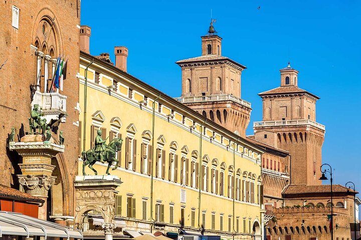 Ferrara Tour of Must-See Attractions with Local Top Rated Guide