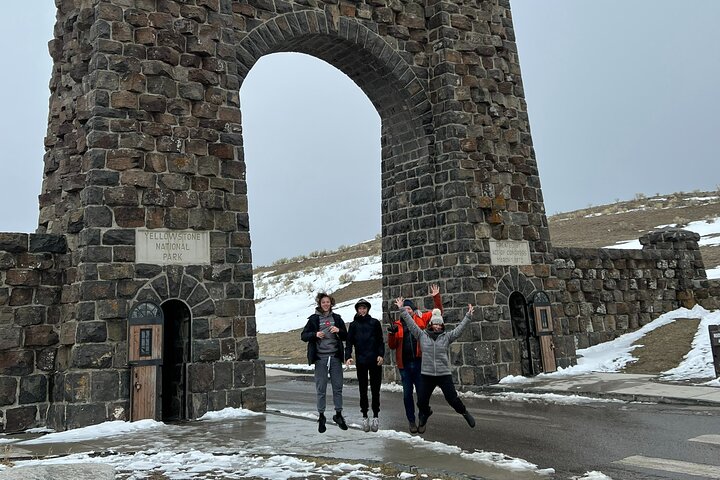 2-Day Private Yellowstone Tour(Lower and Upper Loops w Iconic Sites) w Lunch