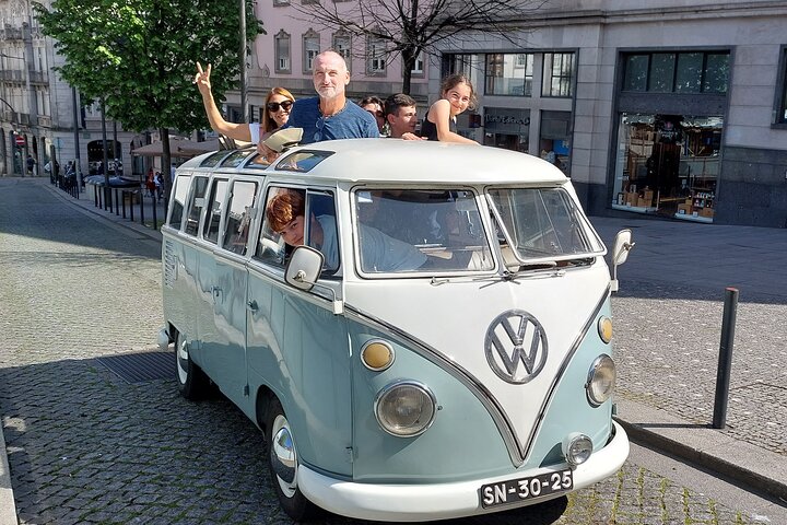 Porto: Private Vintage VW Kombi Tour with Open Roof (2-8 People)