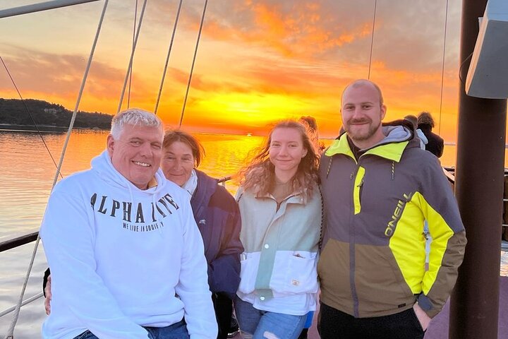 Dolphin Watching & Sunset Boat Tour With Drinks & optional Dinner
