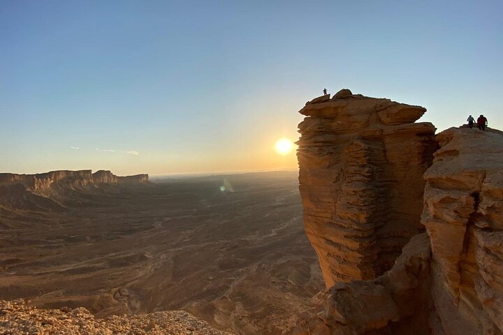 Edge of the World Hike Riyadh | 4x4 Safari & Bat Cave