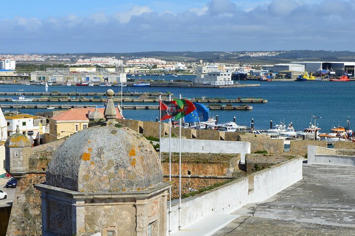 Óbidos, Peniche and Buddha Eden Full Day Private Tour from the West
