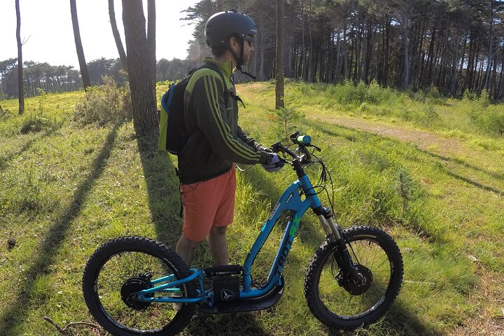 1H30 circuit on an all-terrain electric scooter guided by GPS