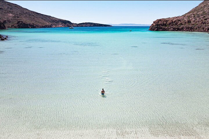 Adventure to Espiritu Santo Island: Snorkel with Sea Lions and Beach
