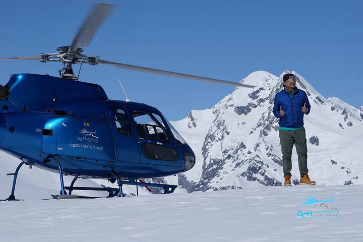 Ultimate Discovery: 3 Glaciers & Snow Landing – 45min