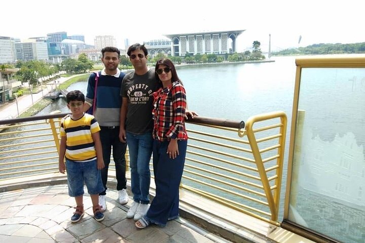 Malacca To Kuala Lumpur EN-ROUTE Putrajaya City Tour