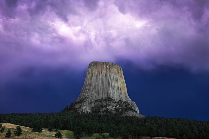 Devil's Tower & Deadwood with Spearfish Canyon Picnic