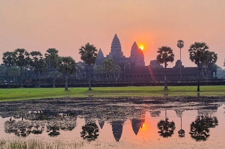 Angkor Wat Sunrise & All Highlight Angkor Temple Private Day Tour