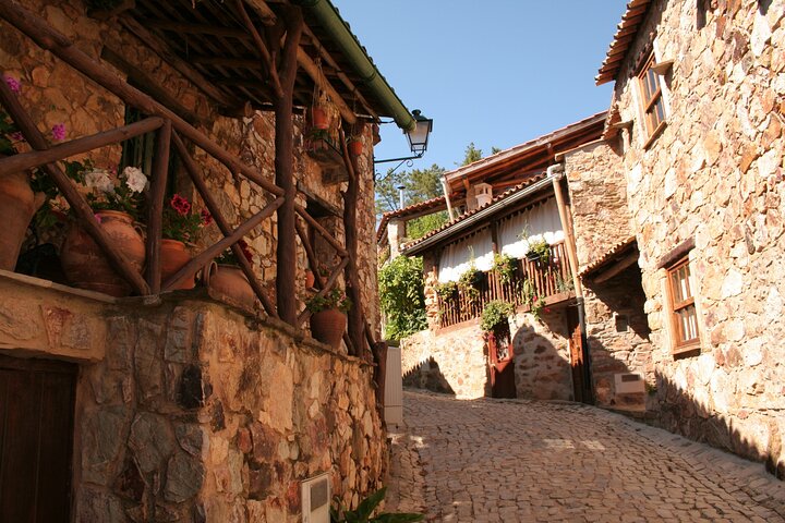 Lousã and Schist Villages Full Day Private Tour from the West