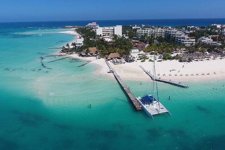 Isla Mujeres Cruise with Beach Club, Snorkel, Lunch and Open Bar