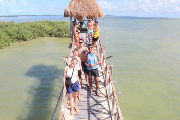 Boat Tour of Three Islands in Holbox with Transportation