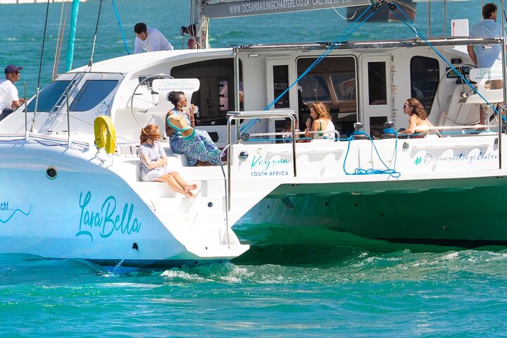Knysna Sunset Sailing Cruise with captain's steak Braai & Bubbly