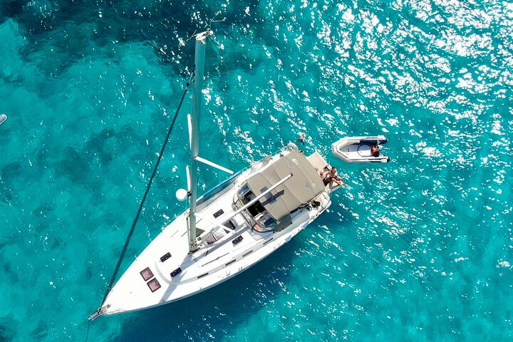 La Maddalena Archipelago Sailing Tour with Lunch from Palau