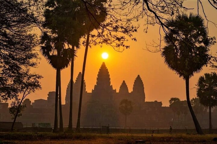 Angkor Wat Sunrise & All Highlight Angkor Temple Private Day Tour