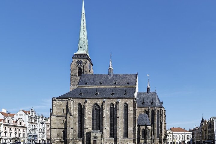 Private Transfer from Pilsen(Plzen) to Prague