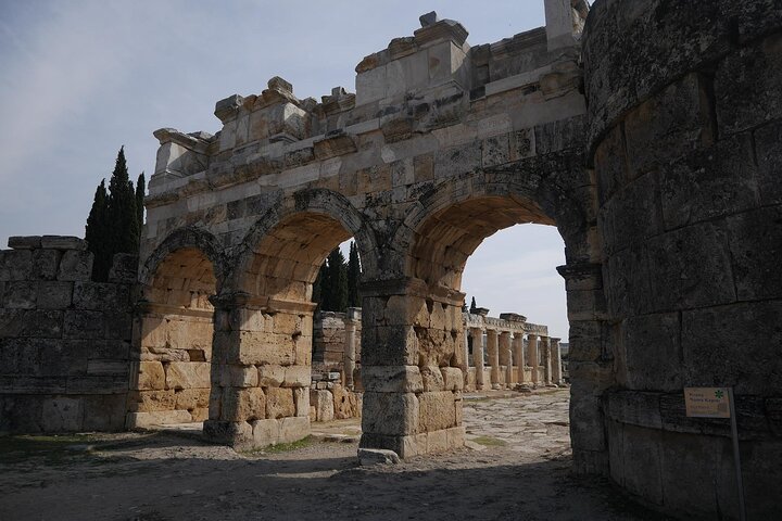 Pamukkale and Kaklik Cave Tour - Drop off DNZ Airport