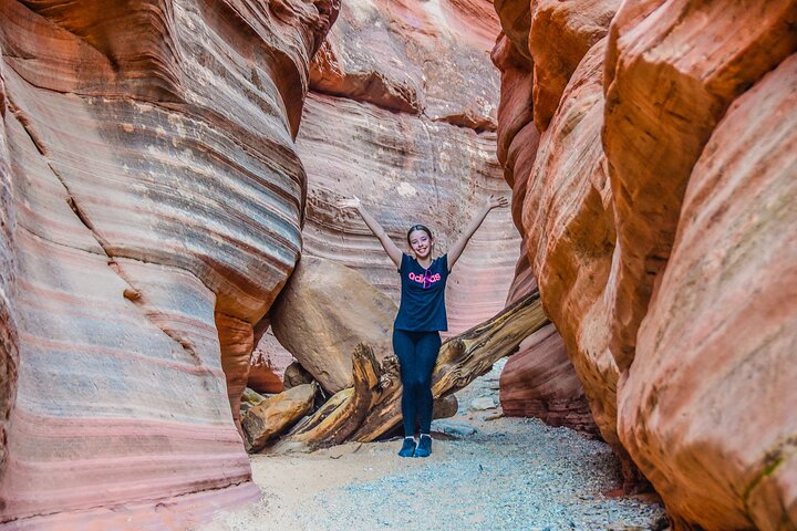 Peekaboo Slot Canyon 4WD Tour