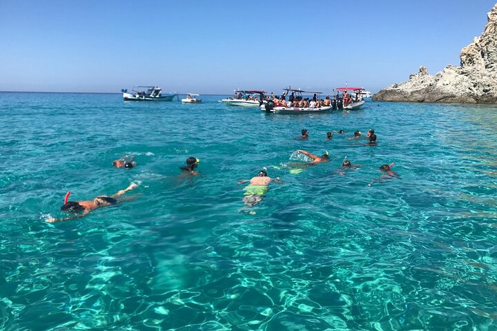 private tour with skipper from Tropea to Capo Vaticano with aperitif