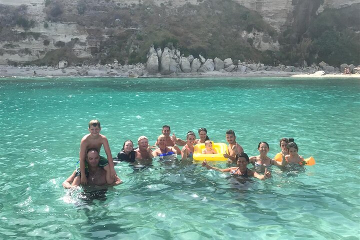 private tour with skipper from Tropea to Capo Vaticano with aperitif