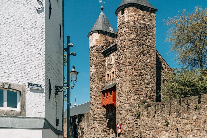 Maastricht Highlights Tour with an official Maastricht Guide