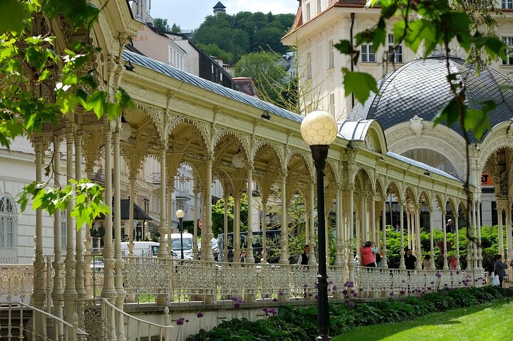 Private Transfer from Karlovy Vary to Prague