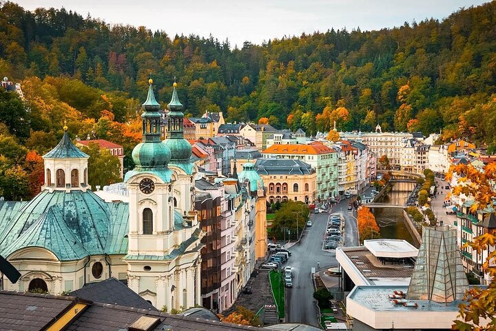 Private Transfer from Karlovy Vary to Prague
