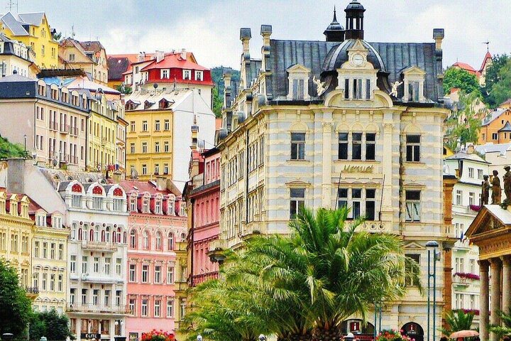Private Transfer from Karlovy Vary to Prague