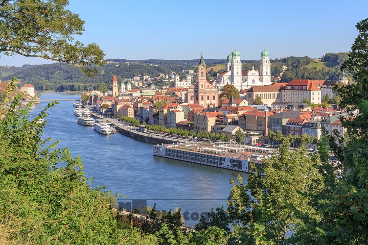 Private Transfer from Passau to Prague