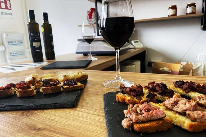 Food Tasty and History Tour in Civitavecchia