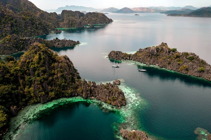 Coron Island Hopping Tour: via Private Yacht