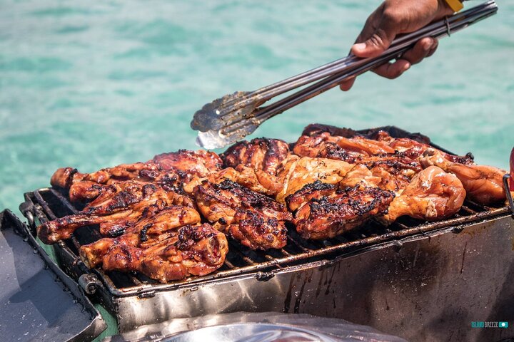 Mauritius : Full day All inclusive Ile aux cerfs Catamaran cruise